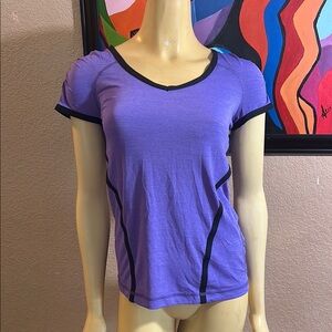Lululemon Athletica Purple Fitted Short Sleeve Shirt Size 4